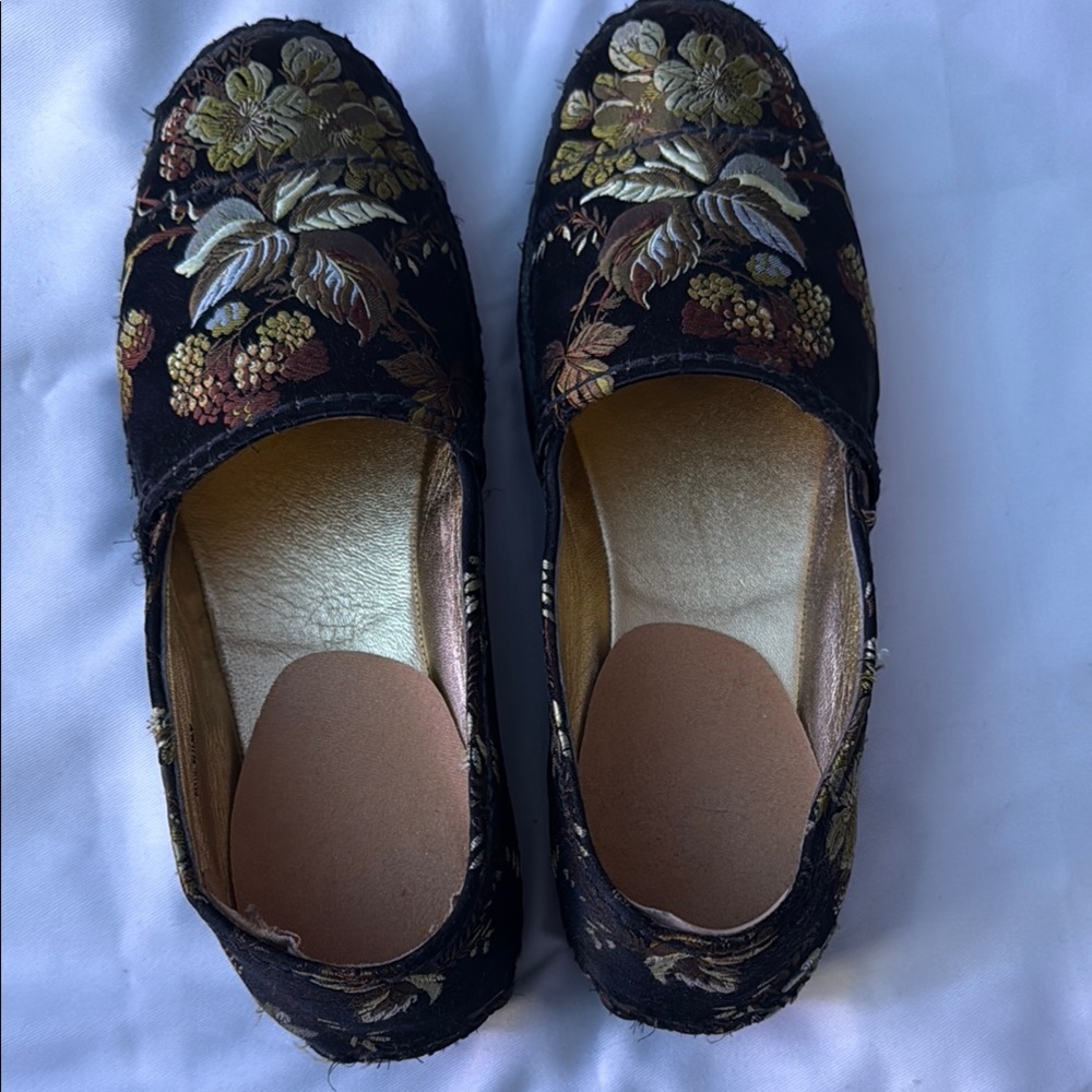 Floral Embroidered Women's Loafers